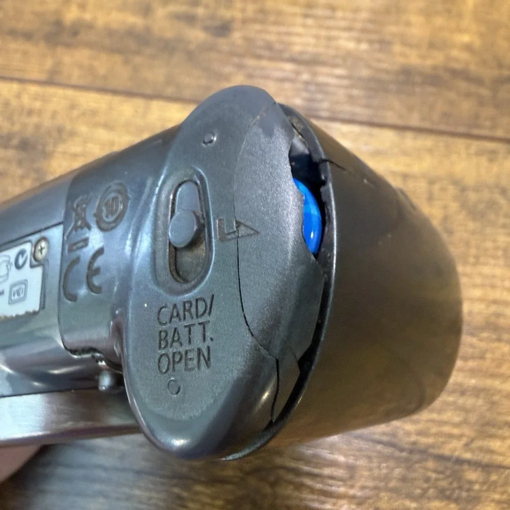 Canon PowerShot A590 8.0MP Digital Camera For Parts or Repair *See‎ Description